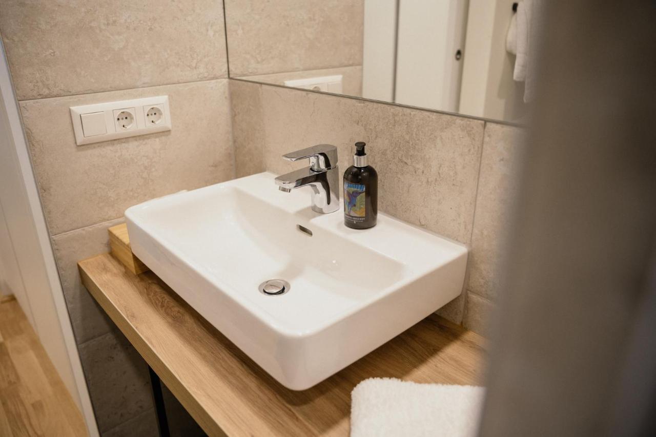 Rioca Vienna Posto 1 Aparthotel Bagian luar foto